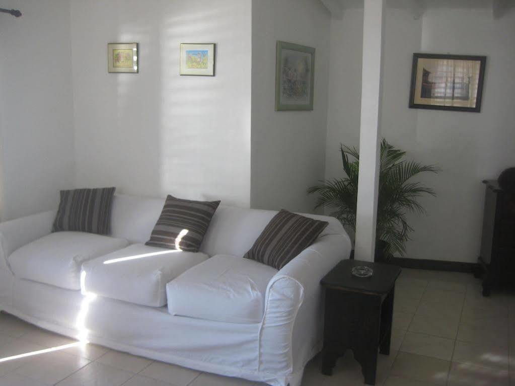נגריל Roots Bamboo Beach Resort מראה חיצוני תמונה