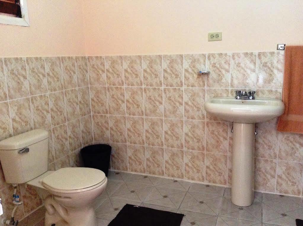 נגריל Roots Bamboo Beach Resort מראה חיצוני תמונה