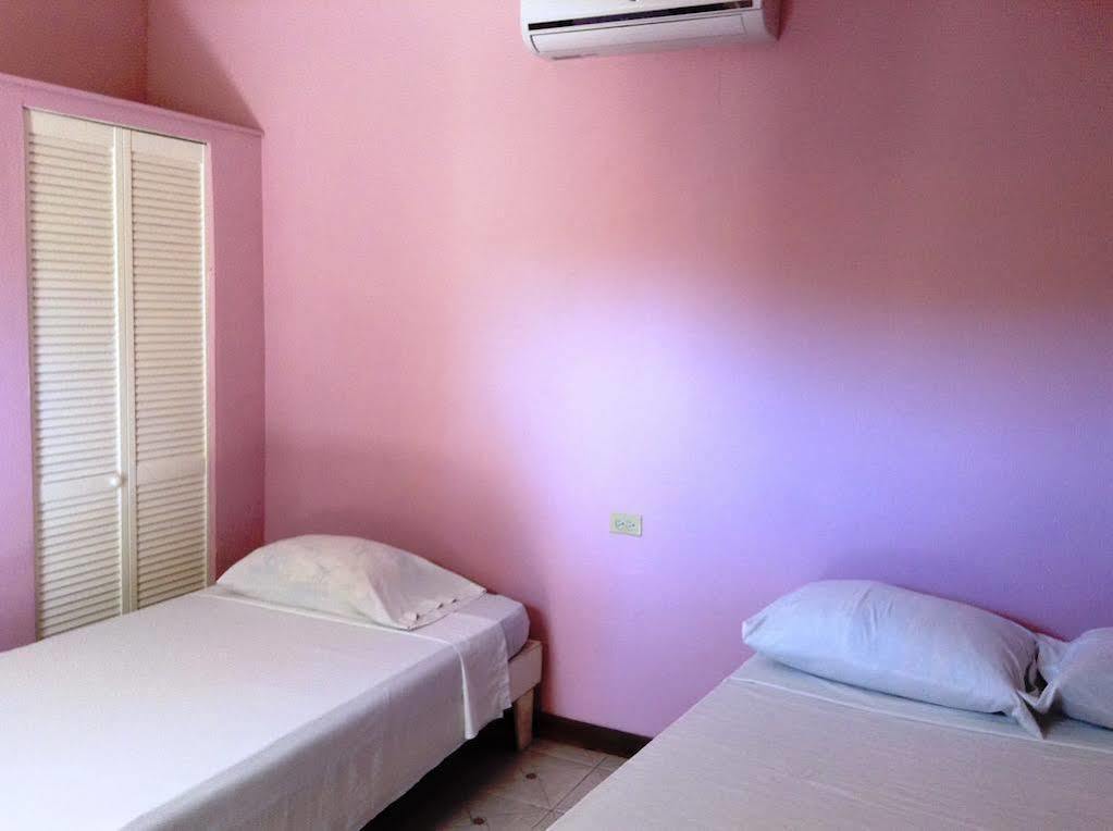 נגריל Roots Bamboo Beach Resort מראה חיצוני תמונה