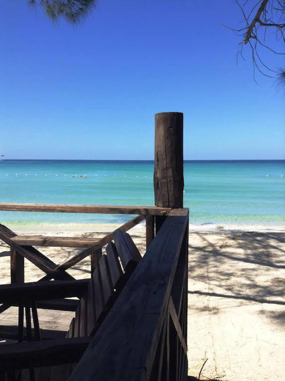 נגריל Roots Bamboo Beach Resort מראה חיצוני תמונה