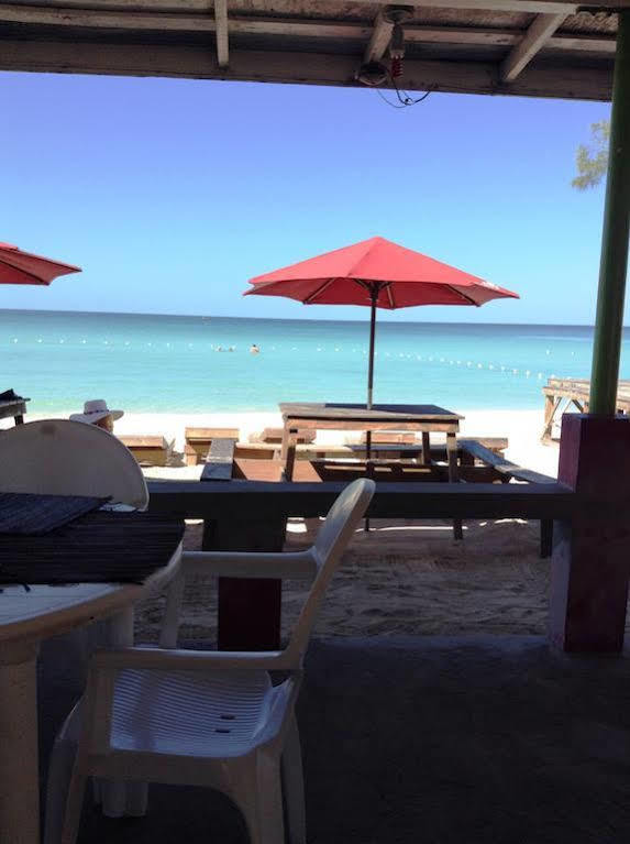 נגריל Roots Bamboo Beach Resort מראה חיצוני תמונה